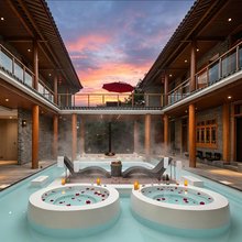 腾冲和顺起云居全景温泉精品客栈