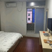 鸿天住宿(东莞虎门店)