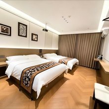 云柚民宿(万岁山武侠城店)