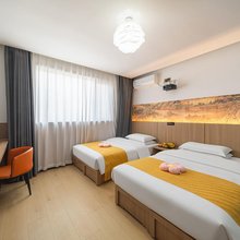 花悠语·Elegant·民宿(开封万岁山大宋武侠城铁塔公园店)