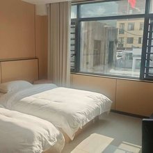 启雄酒店(花江客运站店)