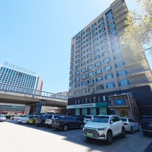 烨嘉酒店(内蒙古医院满都海公园店)