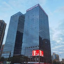 邕江假日酒店(南宁东站店)