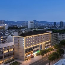 鑫泽酒店(杭州临安广场地铁站店)
