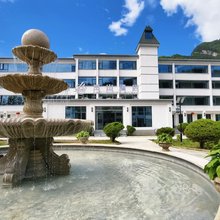 岚山酒店(通天坪景区店)