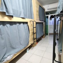 言美青年旅舍(华师地铁站店)
