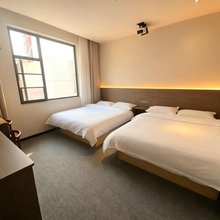 爱琴民宿(万岁山武侠城店)