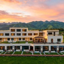 山水江南Scenic Mountains Rivers观景美宿(那拉提景区店)