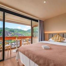 西江贵赏·倚山民宿(猪圈咖啡观景台店)
