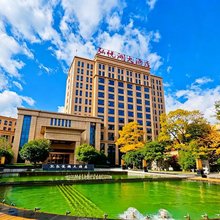 陆良弘悦湖大酒店
