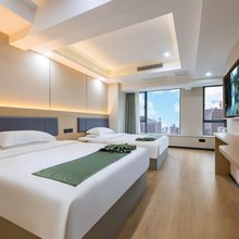 顶冠商务酒店(长寿古镇店)