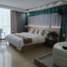 江南壹号民宿(龙腾东湖健康主题公园龙胤金街店)