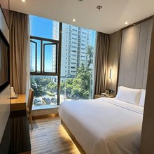 鹏城丽景酒店(珠海拱北口岸情侣南路店)