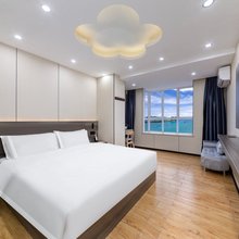 潮漫智能酒店(三亚湾椰梦长廊店)