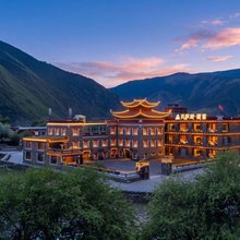 康定孔萨岭·藏寨(甲根坝镇店)