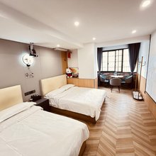 暮云江景民宿(长沙国金中心橘子洲店)