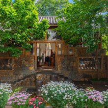 喜澜·山舍|设计师花园美宿(束河古镇四方街店)
