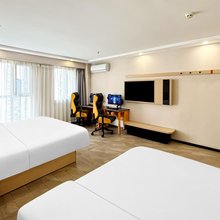 本色电竞酒店(太原南站山西大学店)
