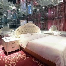 信阳爱琴海主题酒店(浉河中学店)