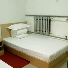 盛逸宾馆(济南泉城广场齐鲁医院店)