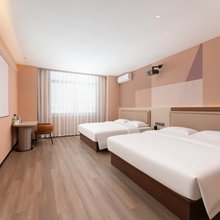 假日澜庭·LUXE智能影音设计师民宿(威海火炬八街国际海水浴场店)
