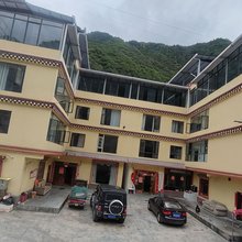 理县古尔沟愈见山民宿