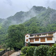 花筑·初见山舍·林泉溯溪·星空草坪·山野度假美墅(花溪村店)
