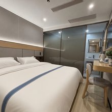 君泰酒店(上海娄山关路地铁站店)