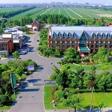 上海小木屋花园度假村