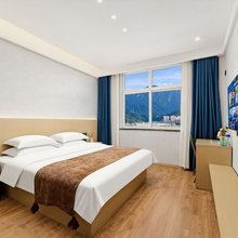 艺选酒店(栾川老君山凤凰天街店)