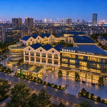 南昌童园国际酒店(艾溪湖湿地公园鱼尾洲地铁站店)