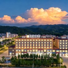 新源丽呈明宇酒店(天鹅湖开元美食广场店)