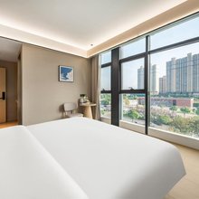 思悦嘉假日酒店(武汉理工大学余家头地铁站店)