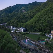面山而居|安吉逐溪山野漂流码头民宿(浙北之巅峡谷漂流售票处店)