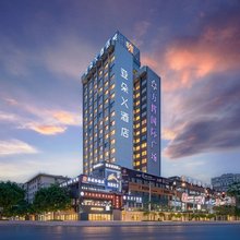 兰州西站万辉广场亚朵X酒店