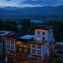 暮山映雪·天空之域ISLAND  VILLAGE(新都桥店)
