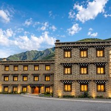 蓝月山谷酒店(稻城亚丁景区店)