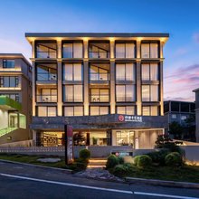 仟那千寻酒店(洛阳老君山店)