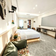 在山也·SANYEL拾光映月一亩三分地草原全景美宿(那拉提景区店)