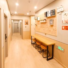 三只猫青年旅社(阿勒泰文化路店)