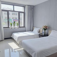 乌拉盖昌顺民宿