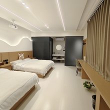 那拉提明凤农家乐