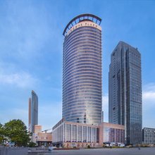 青岛颐中皇冠假日酒店(五四广场奥帆中心店)