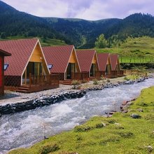康定尘外山居民宿旅店