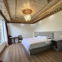 多登家庭旅馆(巴松措店)