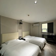 沃德阿拉丁酒店(济南大明湖站店)
