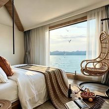 泸沽湖桃之夭夭湖景星空度假酒店