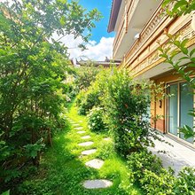 泸沽湖湖畔花语酒店