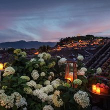 古井·侘寂风日照金山美学设计师360度古城雪山屋顶咖啡美宿
