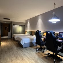 极·SILVERFOX 银狐电竞(东莞寮步万润广场店)